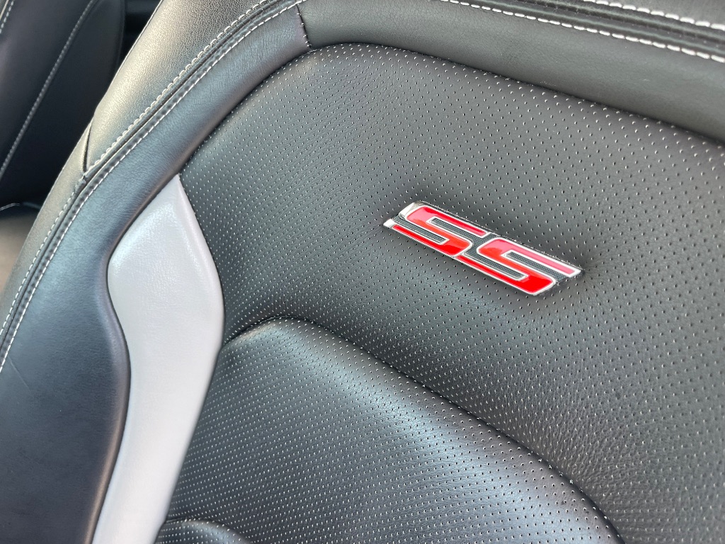 2020 Chevrolet Camaro - $36,990