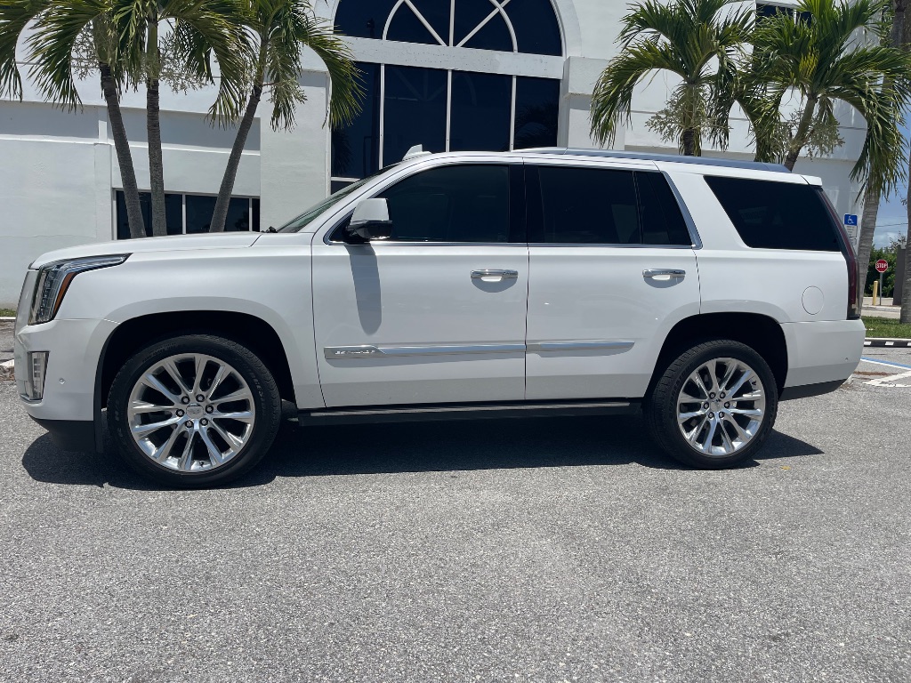 2019 Cadillac Escalade - $30,781