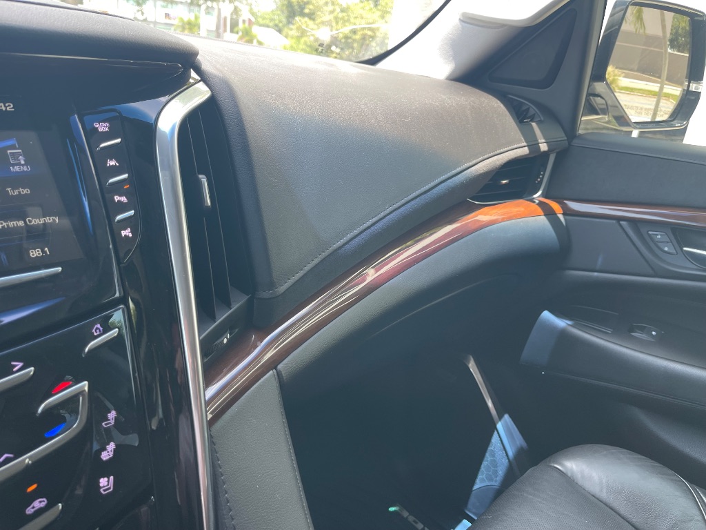 2019 Cadillac Escalade - $30,781