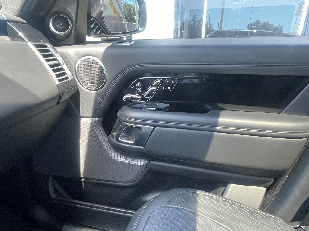 2019 Land Rover Range Rover - $31,880