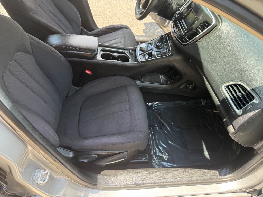 2015 Chrysler 200
