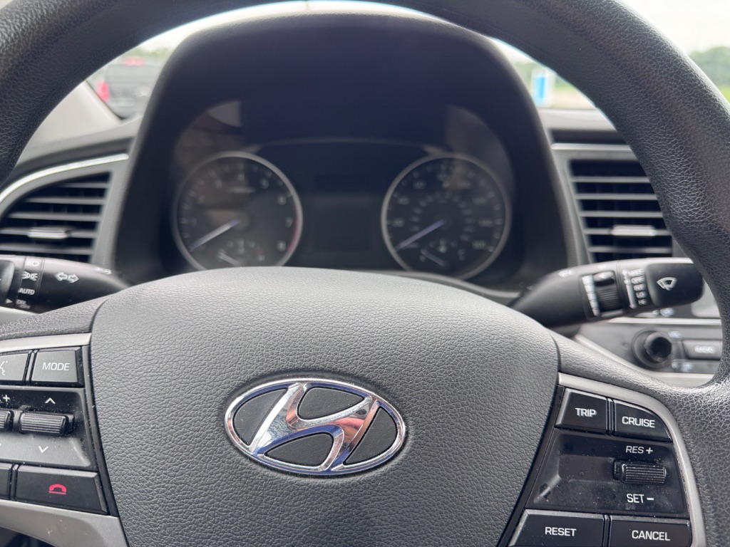 2017 Hyundai Elantra - $8,999