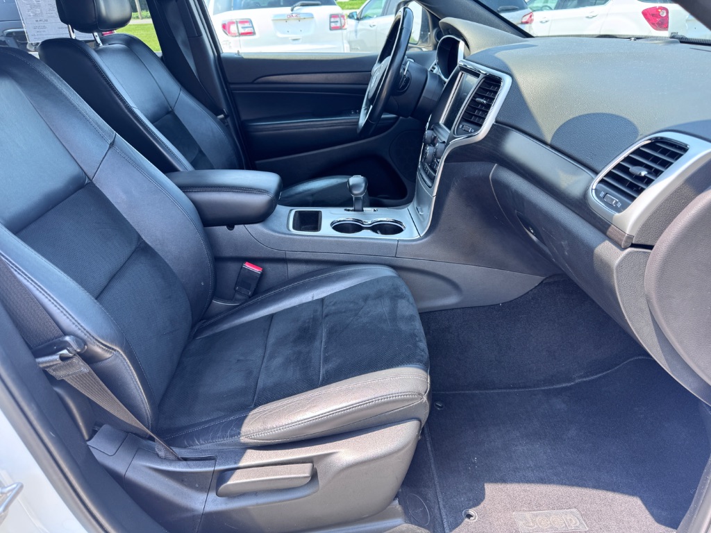 2015 Jeep Cherokee - $11,799