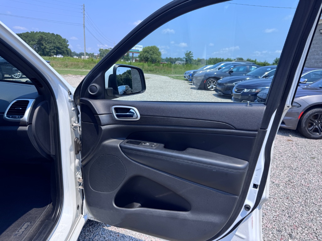 2015 Jeep Cherokee - $11,799