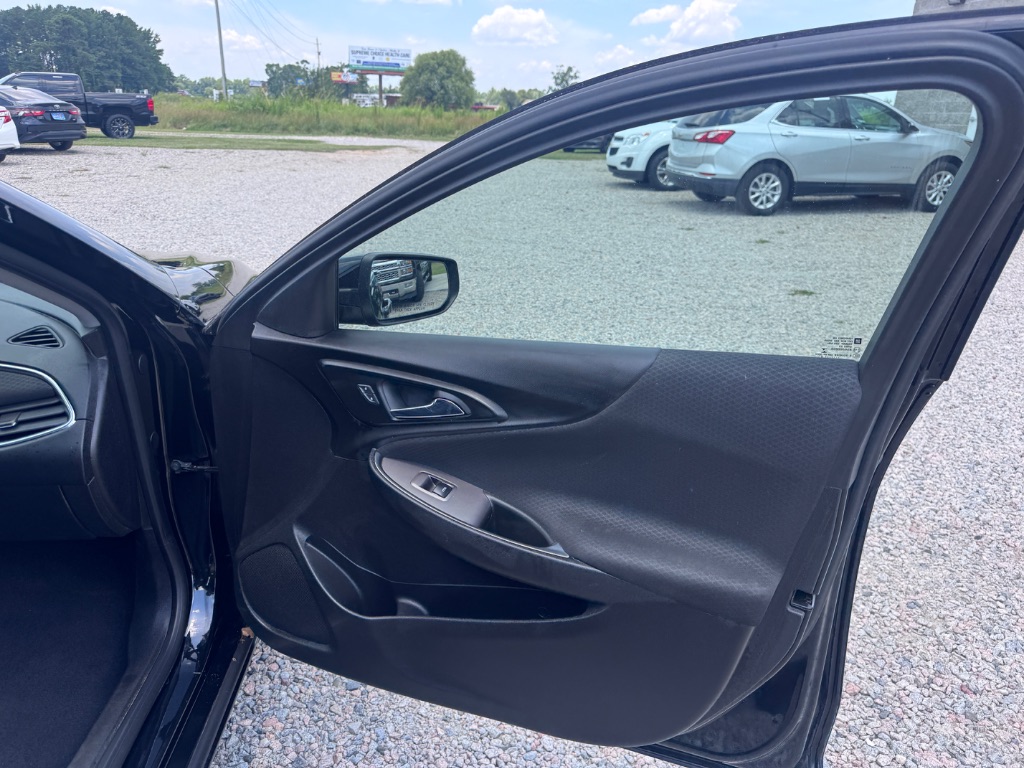2019 Chevrolet Malibu - $12,999