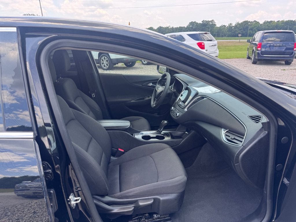 2019 Chevrolet Malibu - $12,999