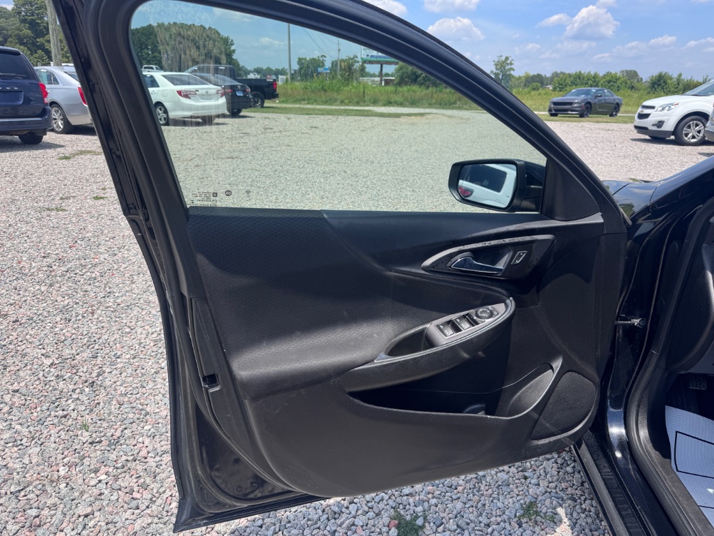 2019 Chevrolet Malibu - $12,999