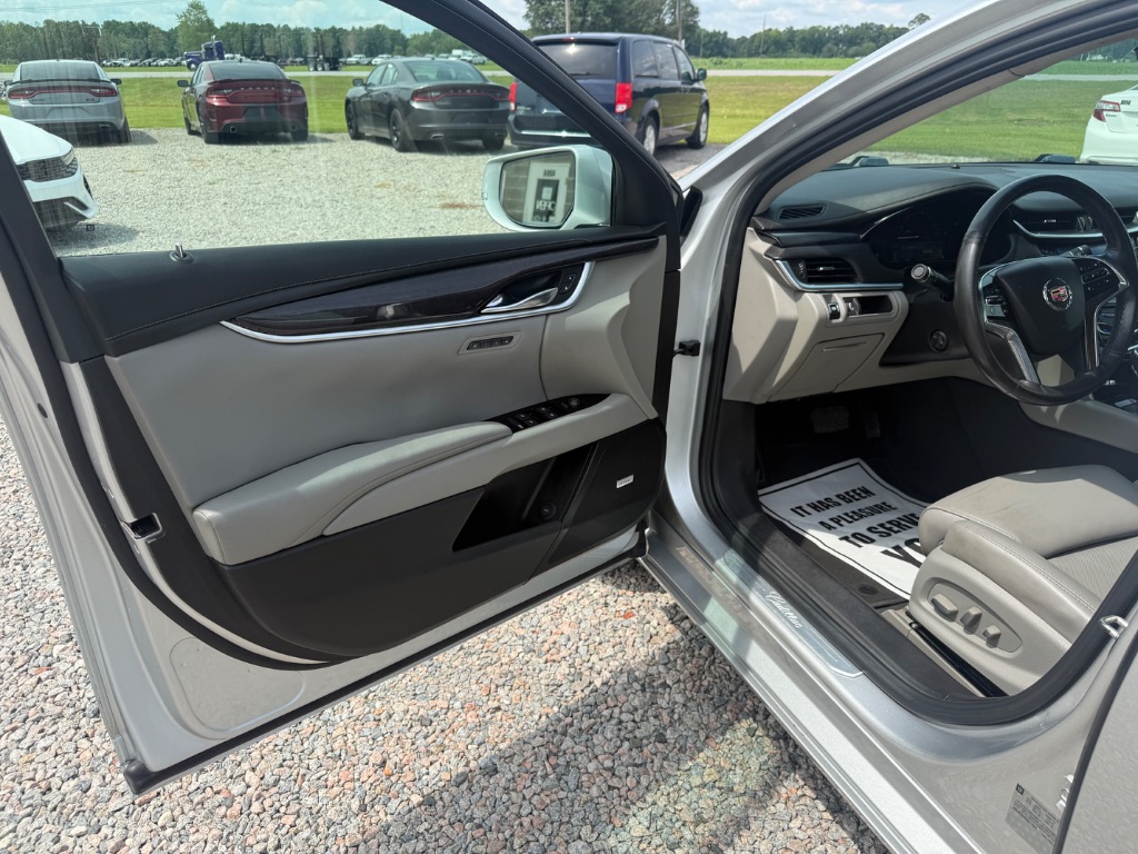 2013 Cadillac XTS - $7,999