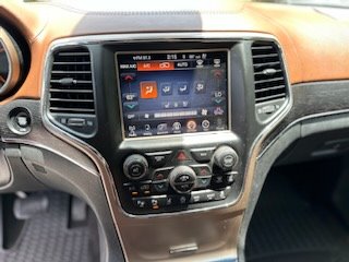 2017 Jeep Grand Cherokee Summit photo