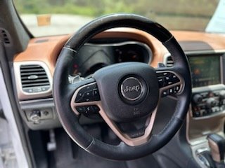 2017 Jeep Grand Cherokee Summit photo