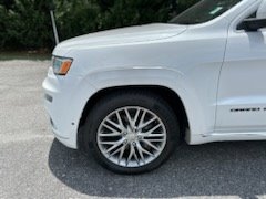 2017 Jeep Grand Cherokee Summit photo