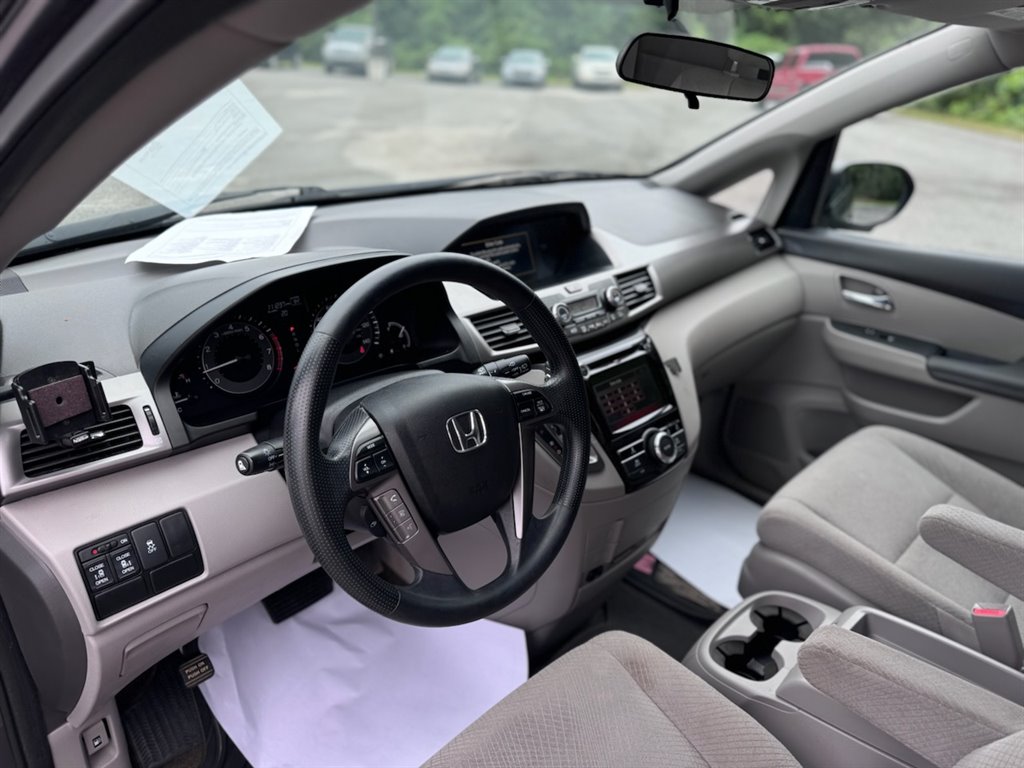 2015 Honda Odyssey - $15,999