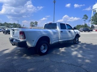 2022 RAM 3500 Tradesman photo