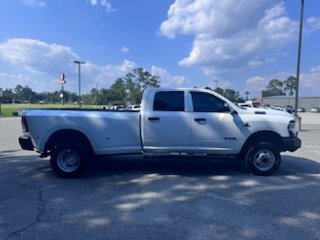 2022 RAM 3500 Tradesman photo