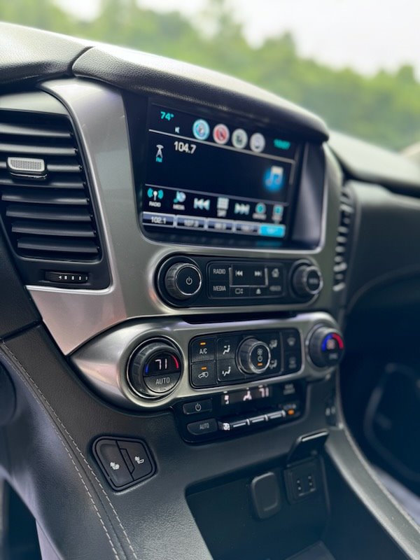 2020 Chevrolet Suburban 1500 LT photo