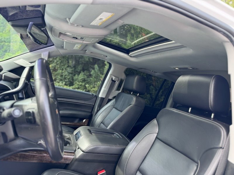 2020 Chevrolet Suburban 1500 LT photo
