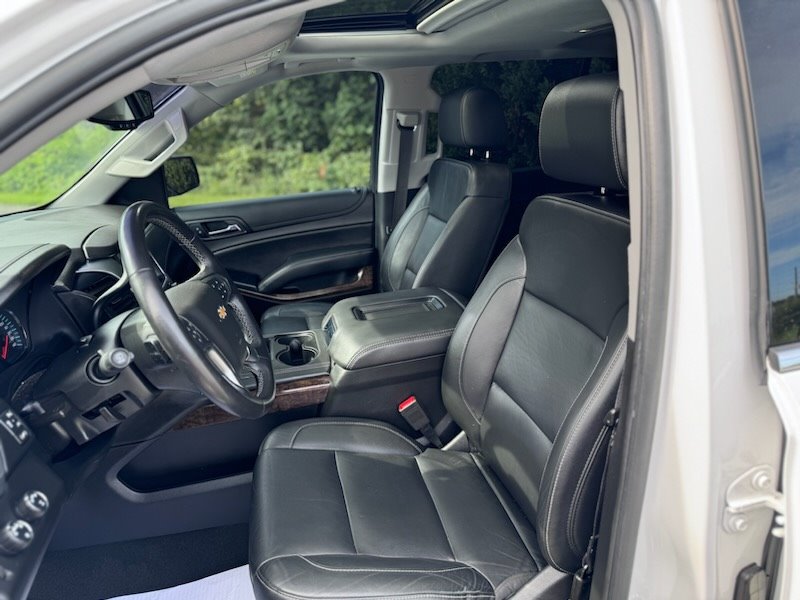2020 Chevrolet Suburban 1500 LT photo