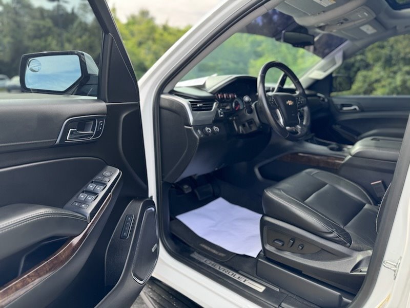 2020 Chevrolet Suburban 1500 LT photo