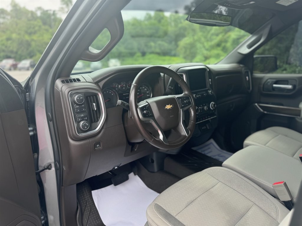 2021 Chevrolet Silverado 1500 LT photo