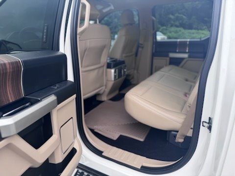 2016 Ford F150 Lariat photo