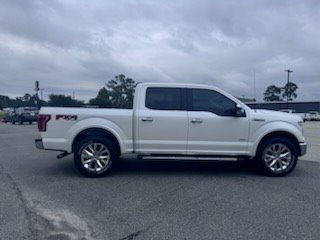 2016 Ford F150 Lariat photo