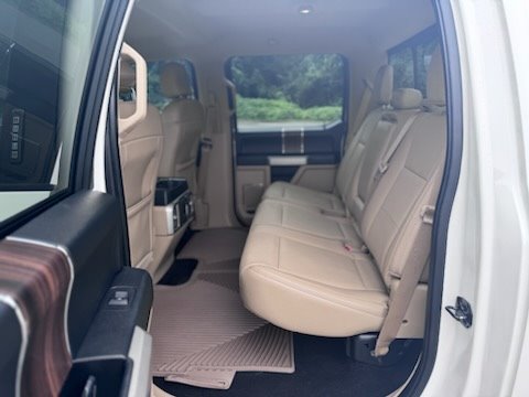 2016 Ford F150 Lariat photo