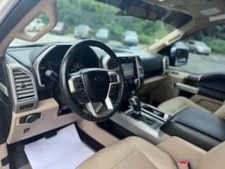 2016 Ford F150 Lariat photo