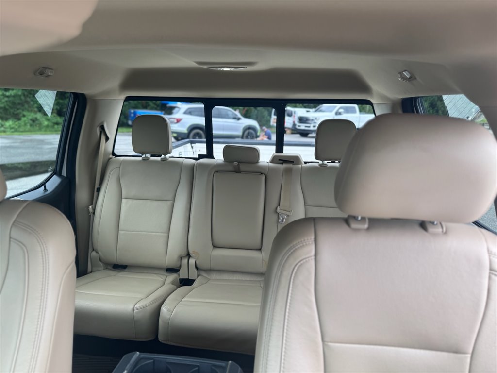 2016 Ford F150 Lariat photo