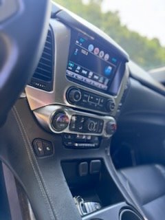 2019 Chevrolet Suburban 1500 LT photo