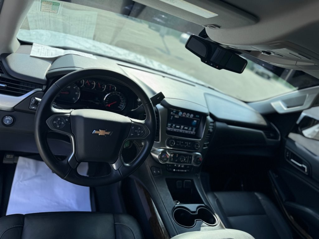 2019 Chevrolet Suburban 1500 LT photo