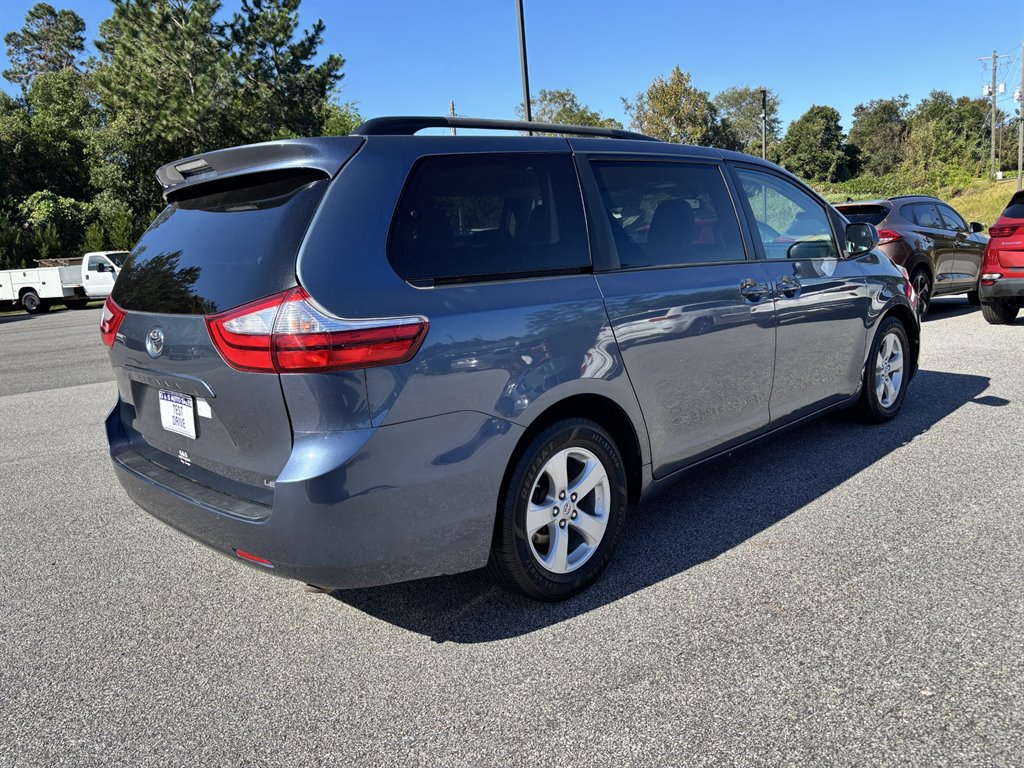 2017 Toyota Sienna
