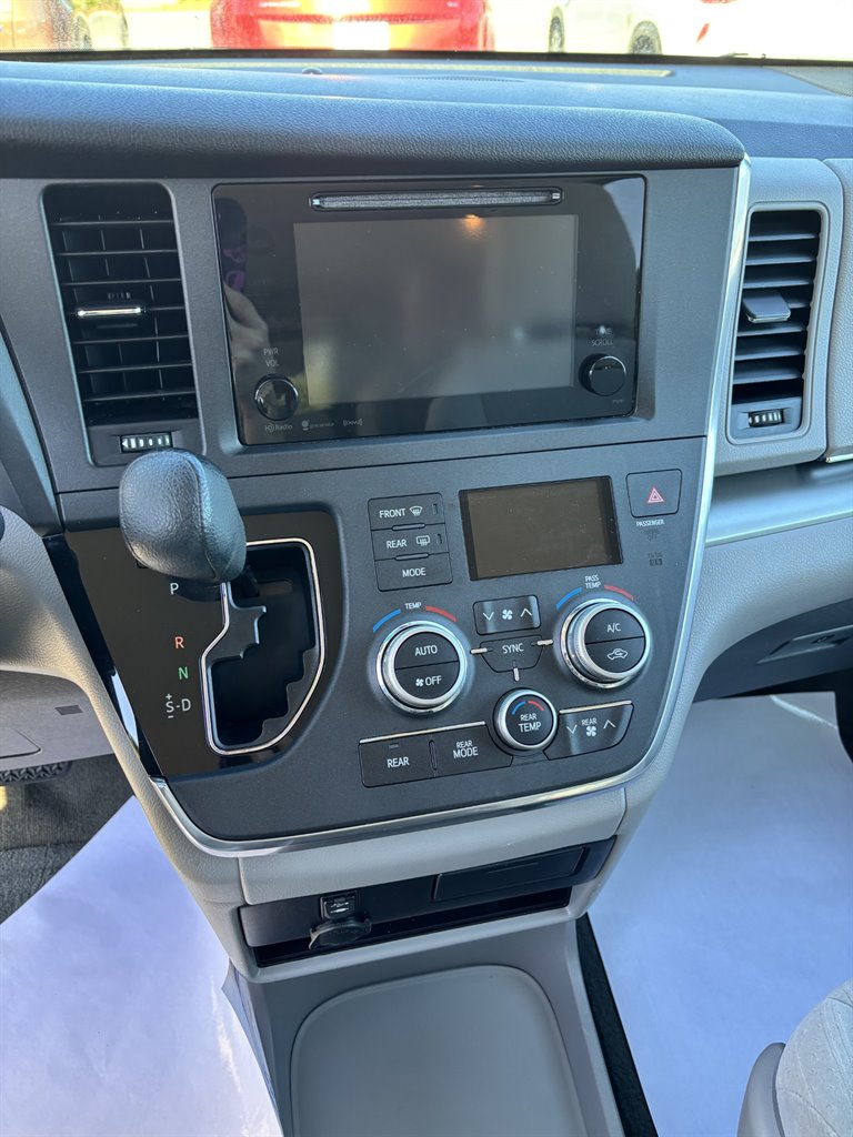 2017 Toyota Sienna
