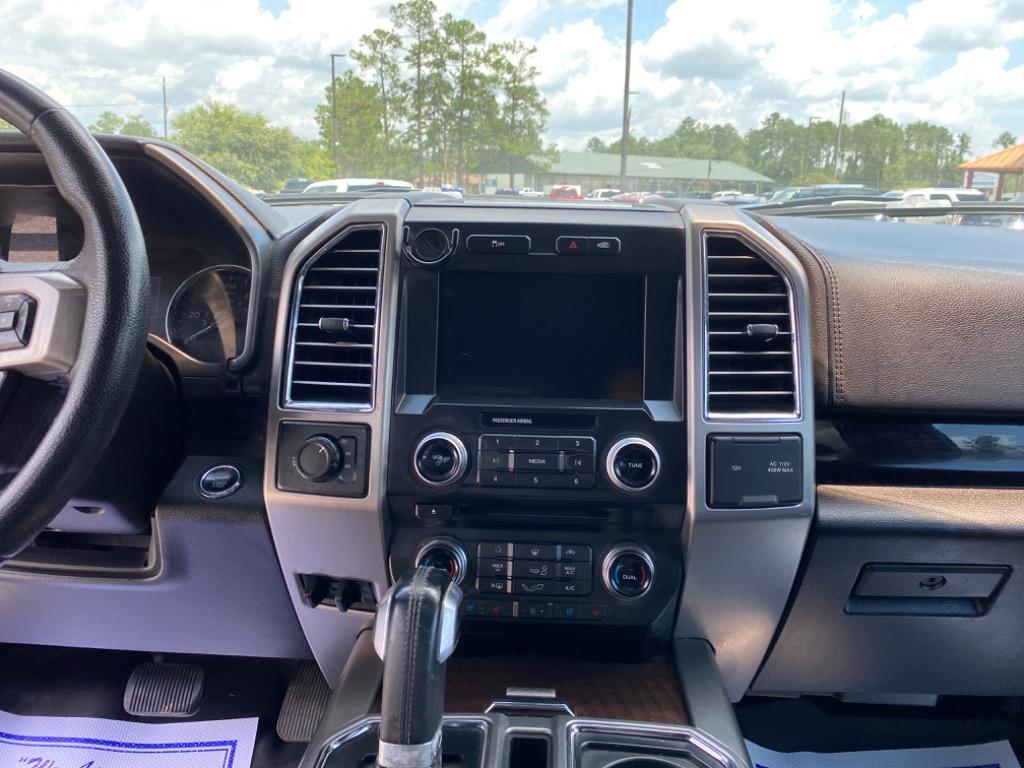 2015 Ford F150 Platinum photo
