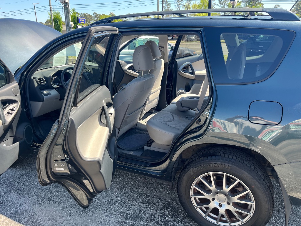 2011 Toyota RAV4 photo