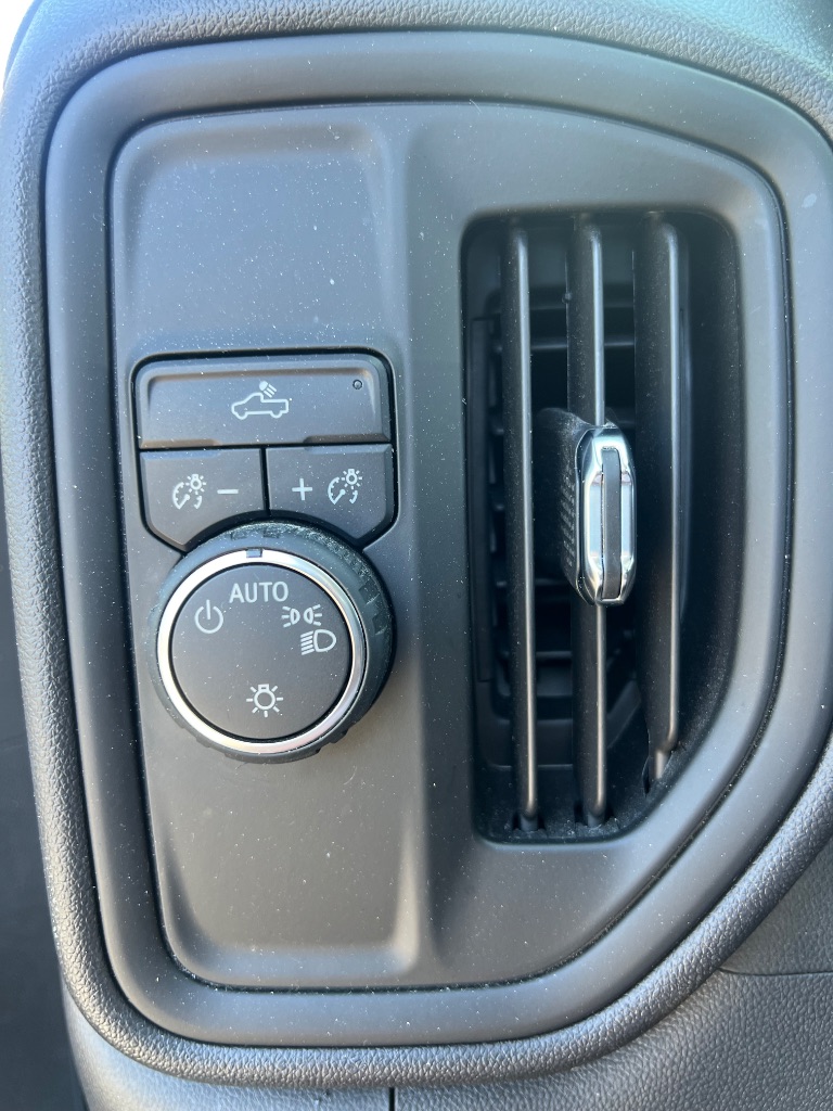 2025 Chevrolet Silverado 1500 - $31,529