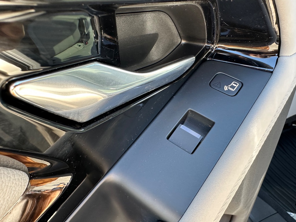 2022 Land Rover Range Rover Evoque - $29,890