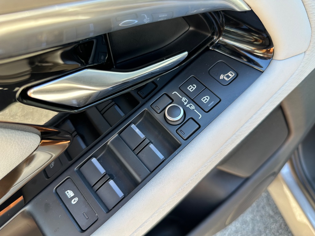 2022 Land Rover Range Rover Evoque - $29,890