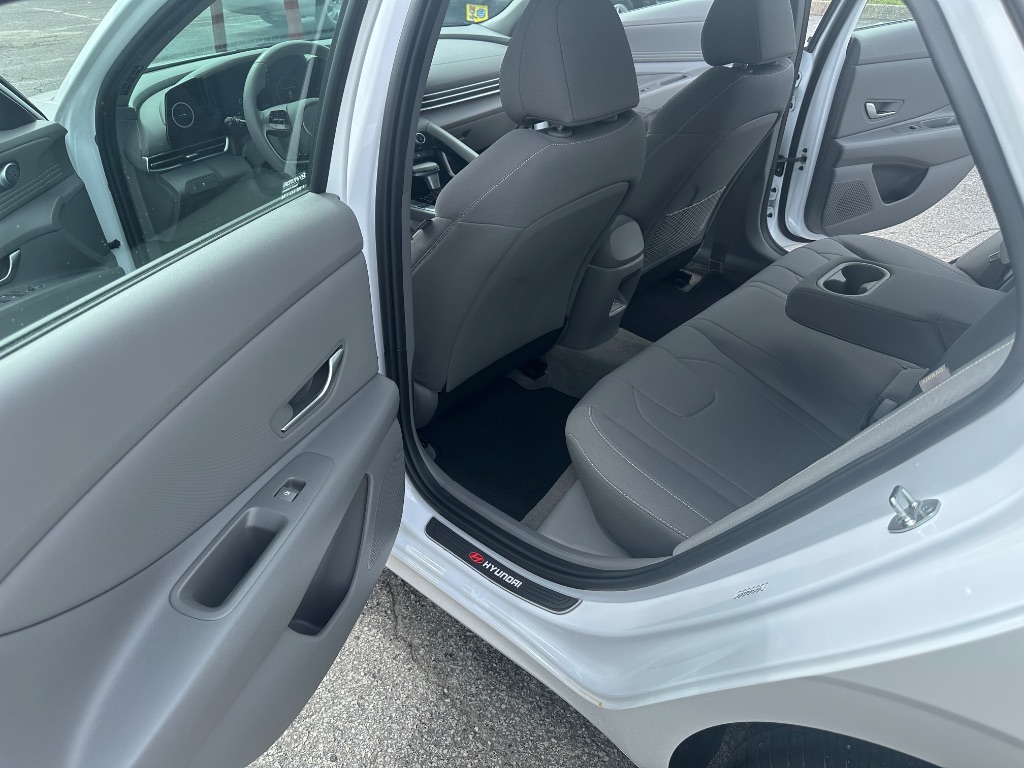 2024 Hyundai Elantra - $21,370