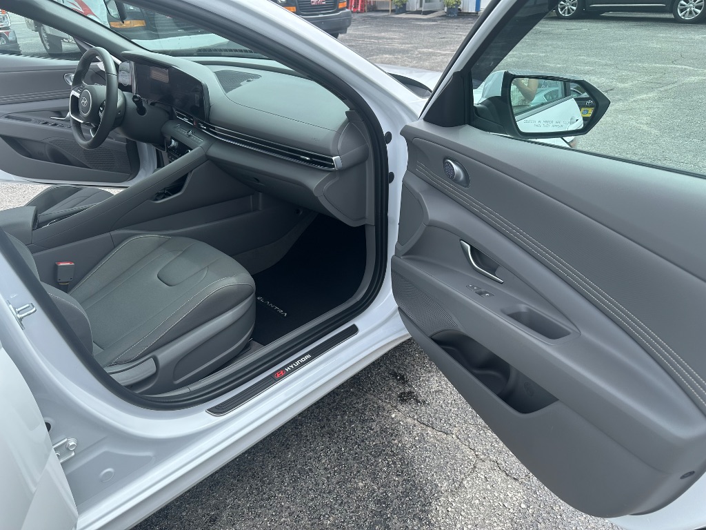 2024 Hyundai Elantra - $21,370