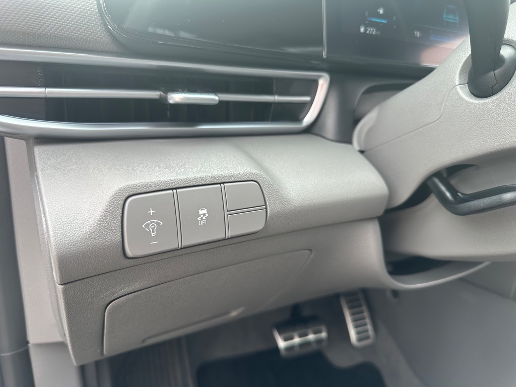 2024 Hyundai Elantra - $21,370