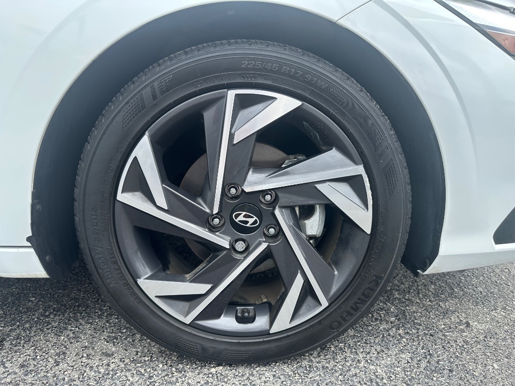 2024 Hyundai Elantra - $21,370