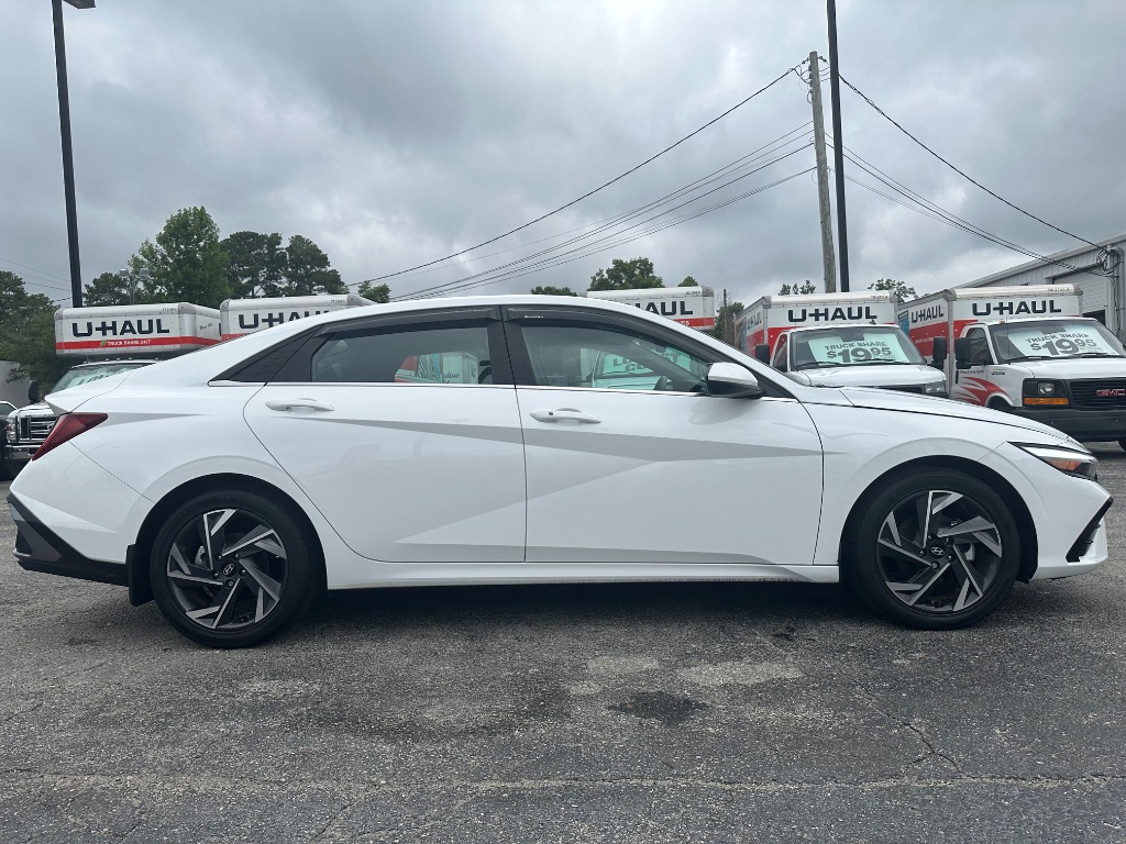 2024 Hyundai Elantra - $21,370