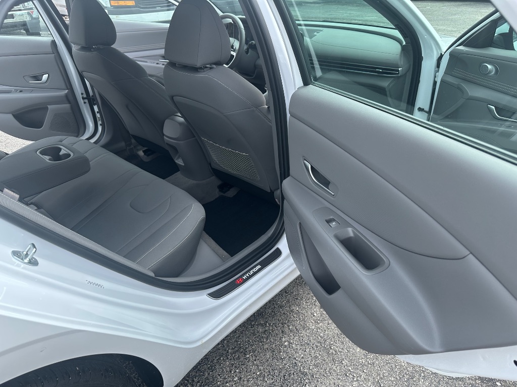 2024 Hyundai Elantra - $21,370