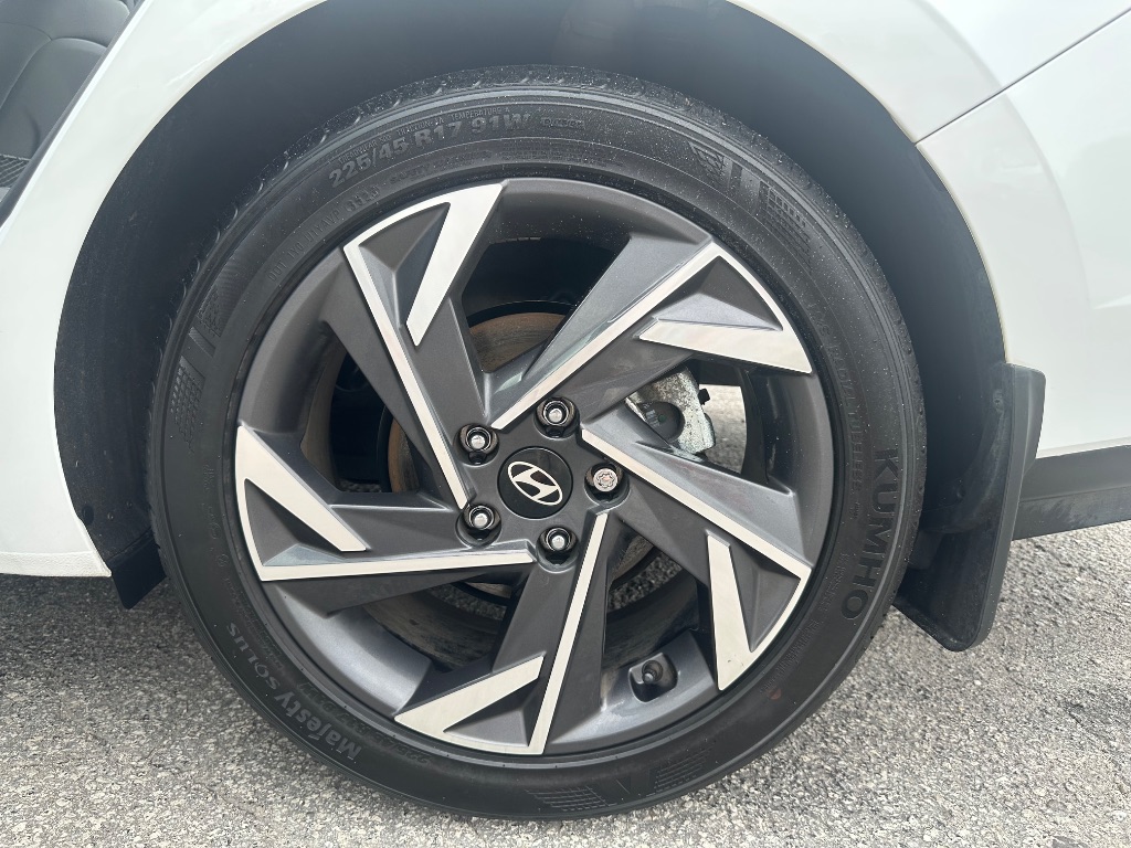 2024 Hyundai Elantra - $21,370