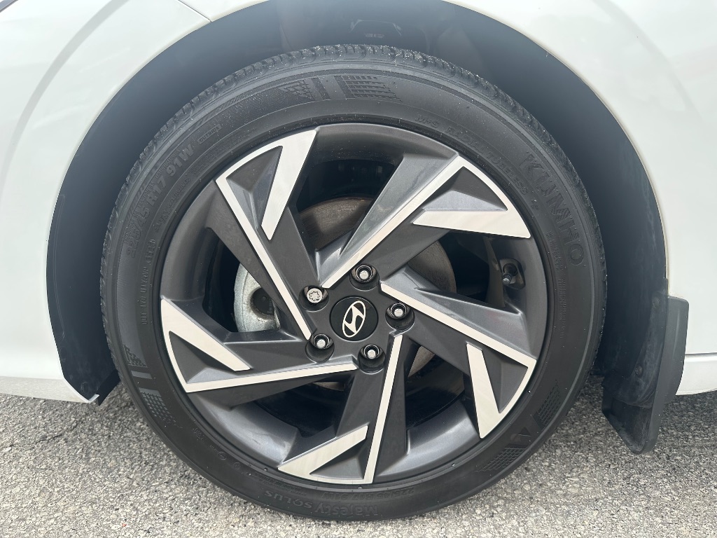 2024 Hyundai Elantra - $21,370