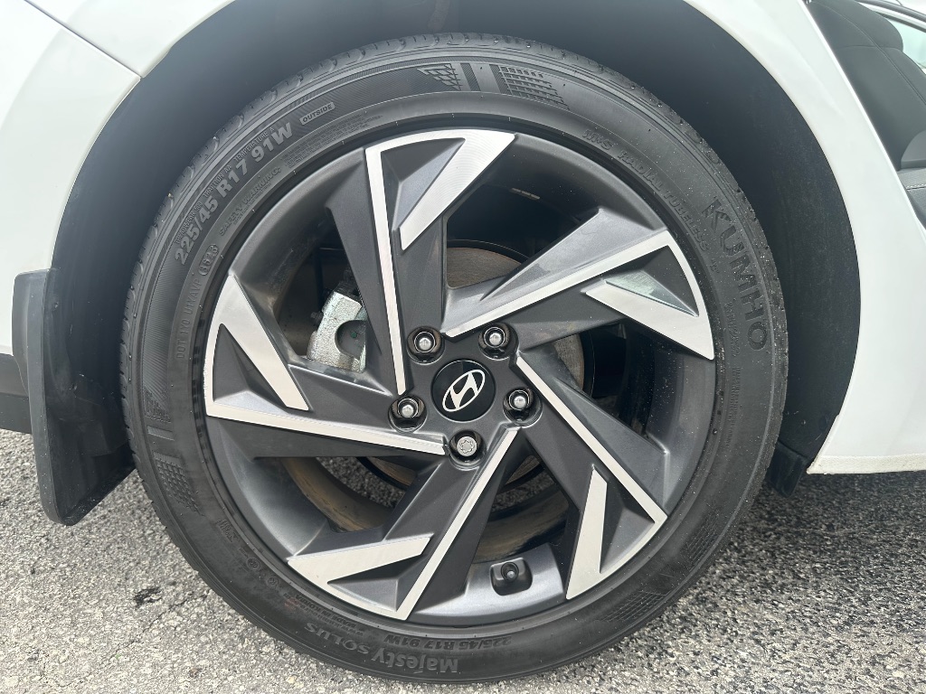 2024 Hyundai Elantra - $21,370