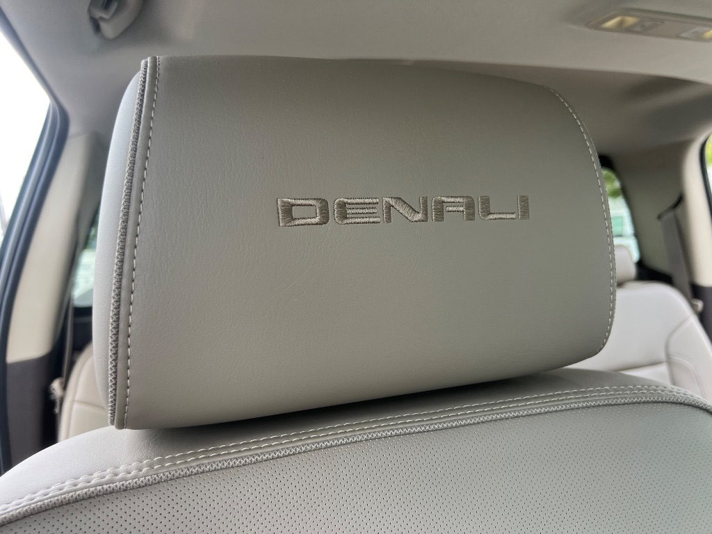 2015 GMC Sierra 2500 - $39,993
