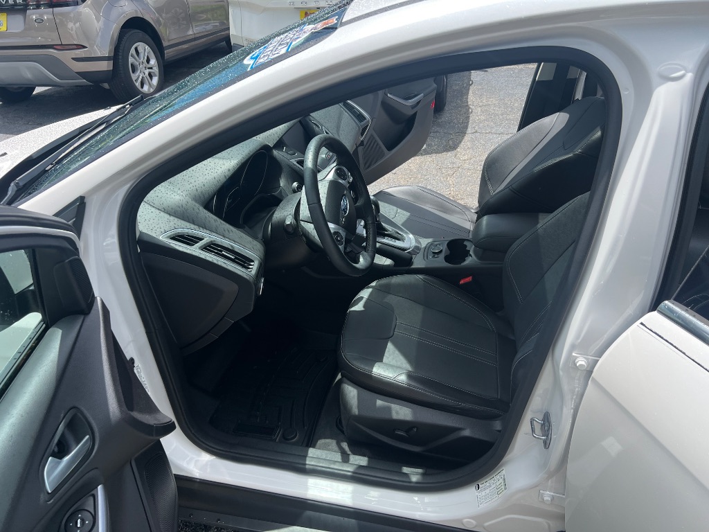 2014 Ford Focus - $14,292