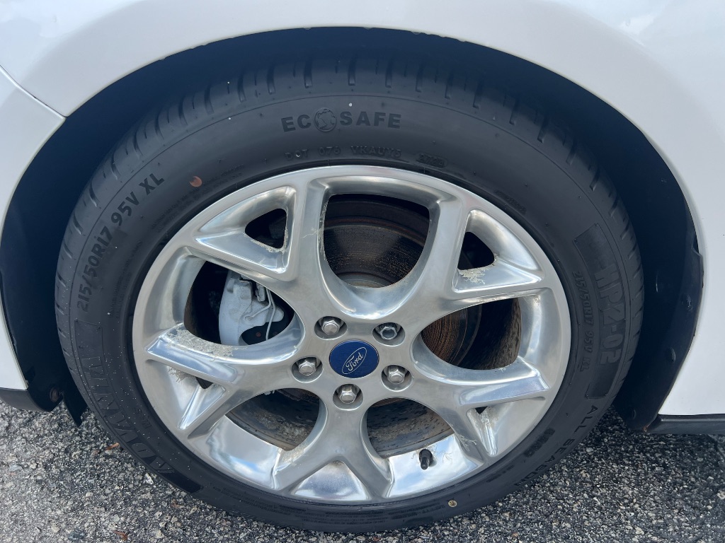 2014 Ford Focus - $14,292
