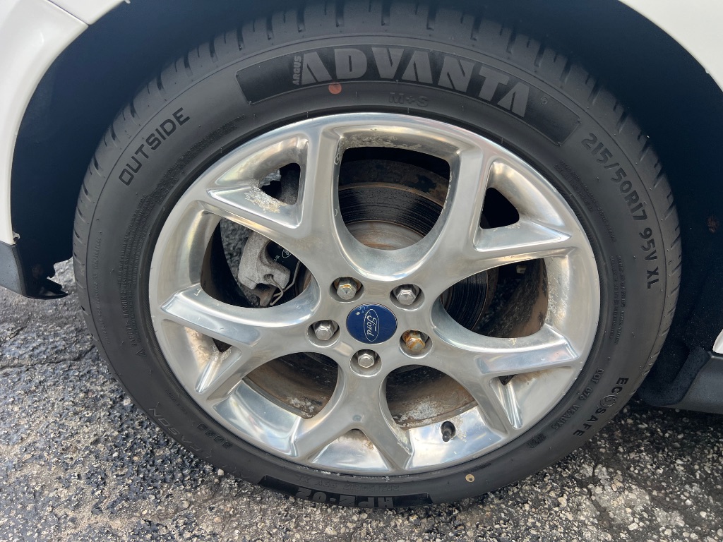 2014 Ford Focus - $14,292